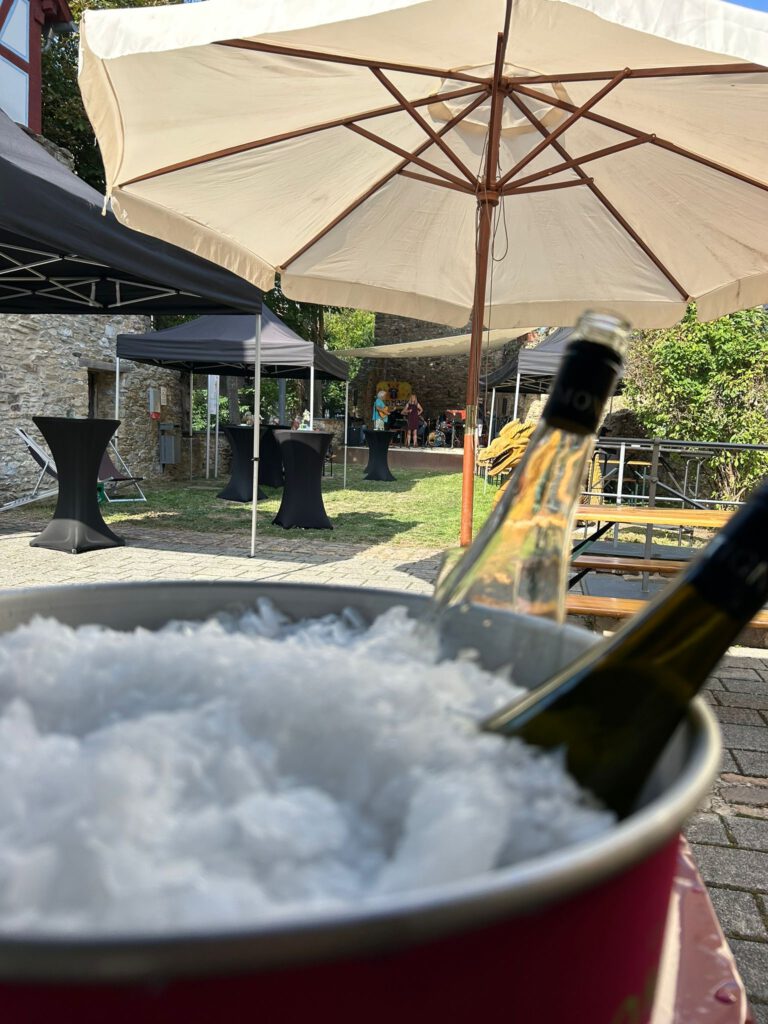 Wein-after-Work am Schlangenturm begeistert Besucher