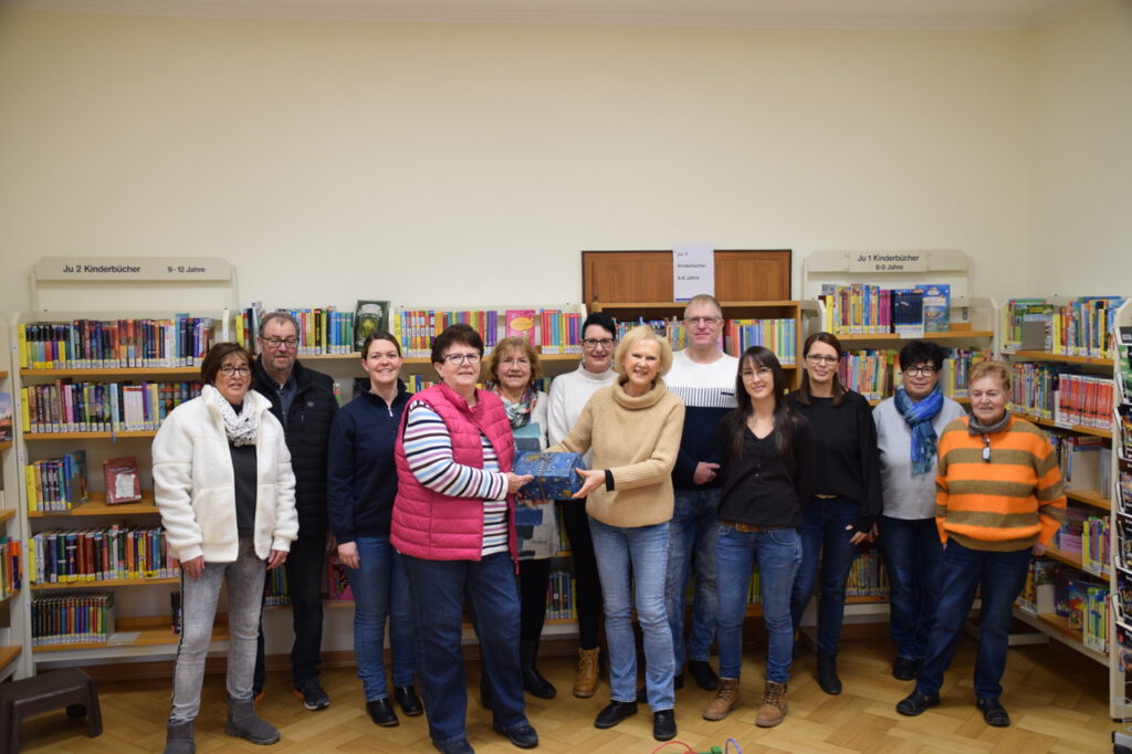 Spendenübergabe: Lebender Adventskalender 2025